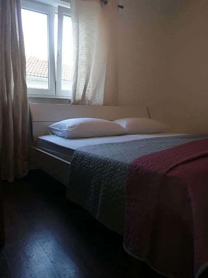 Apartman Brzovic Omis Exterior photo